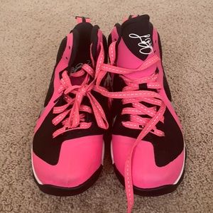 Women/girls Nike tennis shoes